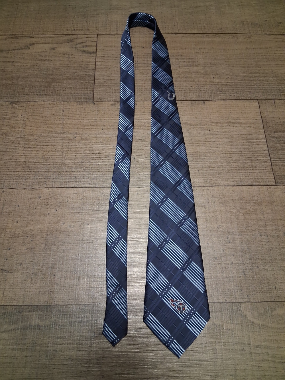 NFL Oficial Tennessee Titans Navy and Light Blue Plaid Tie